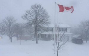 ரொறன்ரோவின் கிறிஸ்மஸ் கொண்டாட்ட நேரத்தில் இடையூறு விளைக்க காத்திருக்கும்  புயல்! | www.theevakam.com