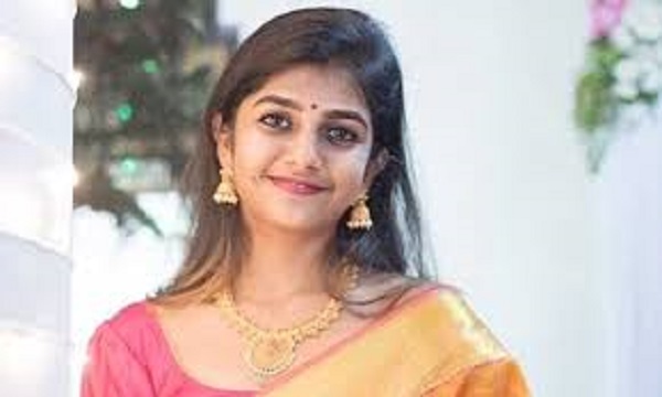 கேப்ரியல்லா சார்ல்டன் Hot Pics!