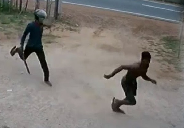 கொடிகாமத்தில் திருடப்பட்ட மோட்டார் சைக்கிள்.. இந்தியாவிலிருந்து கட்டளையிட்ட ஆவா ரௌடி…  வெளியான தகவல்!