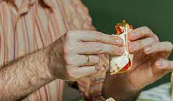 ஆண்கள் தொடவே கூடாத 4 உணவுகள்!