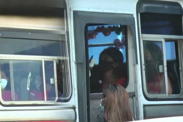 விருந்துக்கு ஒன்றுகூடிய 33 பெண்கள்  கைது!