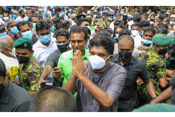 சர்வாதிகார அரசாங்கம் தொழிற்சங்கங்களை முடக்க முயற்சிக்கிறது.. சஜித்  குற்றச்சாட்டு...