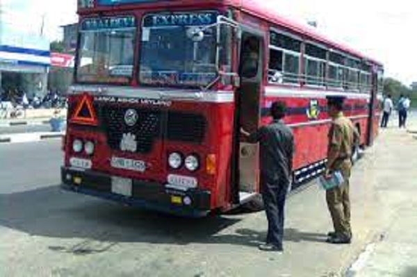 யாழ்ப்பாணத்தில் இருந்து கொழும்பு சென்ற பேருந்து மீது தாக்குதல்!