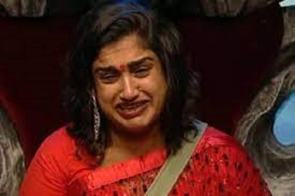 பிக்பாஸ் அல்டிமேட் நிகழ்ச்சியில் இருந்து திடீரென வெளியேறிய வனிதா- ரசிகர்கள் ஷாக்