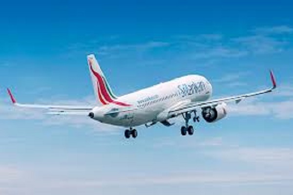 ஸ்ரீலங்காவை கை கழுவி நாட்டை விட்டு வெளியேறும் அமைச்சர்கள், நாடாளுமன்ற உறுப்பினர்கள்