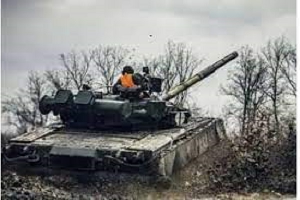 ரஷ்ய ராணுவத்தின் பெரிய பீரங்கியை கைப்பற்றி உல்லாச பயணம் சென்ற உக்ரைன் வீரர்கள்.. வெளியான தகவல்