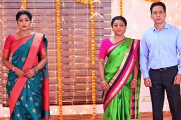 பாக்கியலட்சுமி தொடர் இயக்குனர் மீது போலீசில் புகார்!