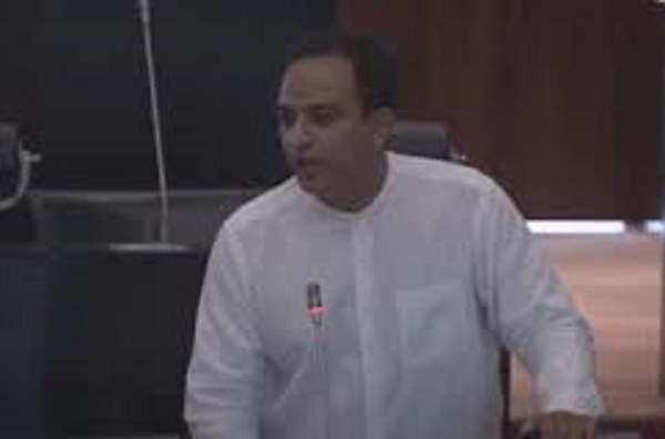 நாமலுக்கும் எதிர்கட்சியினருக்கும் இடையில் நாடாளுமன்றில் கடும் தர்க்கம்!