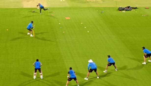 இந்தியா - இலங்கை போட்டி நாளை தொடக்கம்...!!