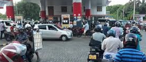 20,000 மெட்ரிக் டன் எரிபொருள் கையிருப்பில்... வலுசக்தி அமைச்சர் காமினி லொக்குகே...!!