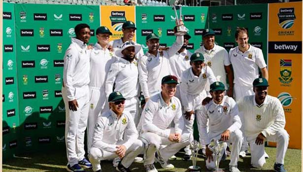 கேசவ் மகாராஜ் அசத்தல் பந்துவீச்சு - வங்காளதேசத்தை வீழ்த்தி டெஸ்ட் தொடரை கைப்பற்றியது தென் ஆப்பிரிக்கா