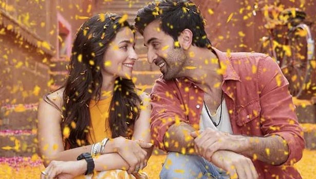 எளிய முறையில் ரன்பீர் - ஆலியா திருமணம்.!!