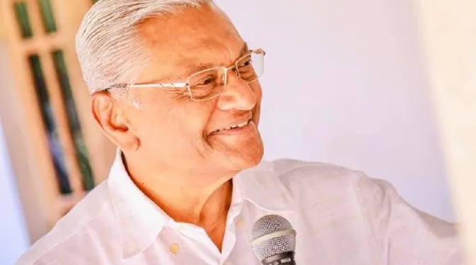 சமல் ராஜபக்ஷவின் வீட்டினையும் சுற்றிவளைத்துள்ள ஆர்ப்பாட்டக்காரர்கள்!