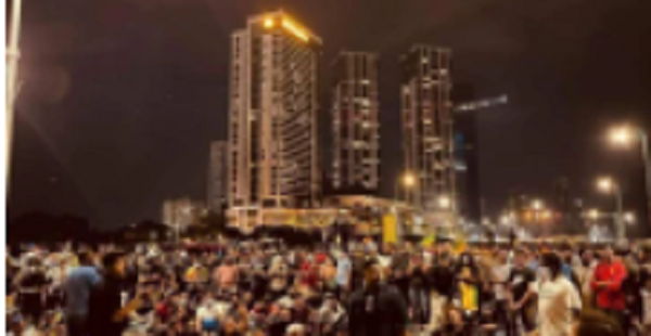 கொட்டும் மழையிலும் இரண்டாவது நாளாக ஜனாதிபதி செயலகம் முற்றுகை..!!