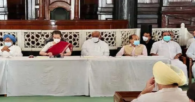 மிரட்டல் மற்றும் அச்சுறுத்தலுக்கு பயப்பட மாட்டோம் – சோனியா காந்தி