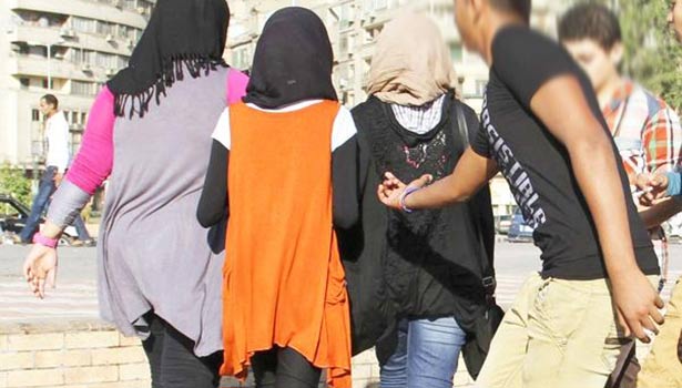 பெண்களுக்கு பொது இடங்களில் நடக்கும் பாலியல் சீண்டல்கள்..!!