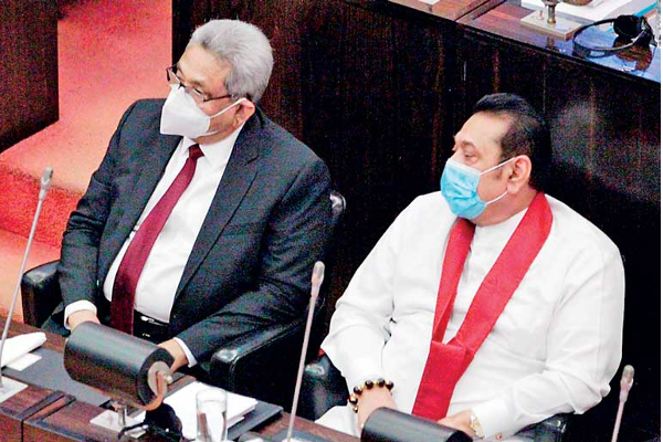 பிரதமர் மகிந்த ராஜபக்ச மற்றும் முன்னாள் அமைச்சர் நாமல் ராஜபக்ச ஆகியோர்  வெளியில் வர காரணமாக இருந்த முக்கியஸ்தர்