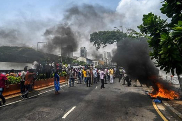 அரசாங்கத்திற்கு எதிராக கடந்த மே மாதம் 9ஆம் திகதி இடம்பெற்ற வன்முறை சம்பவம் தொடர்பாக பொதுமக்களிடம் பொலிஸார் விடுத்துள்ள கோரிக்கை