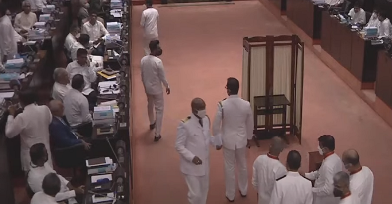 நாடாளுமன்றில்  பிரதி சபாநாயகரை தெரிவுசெய்வதற்கான இரகசிய வாக்கெடுப்பு ஆரம்பம்..!!