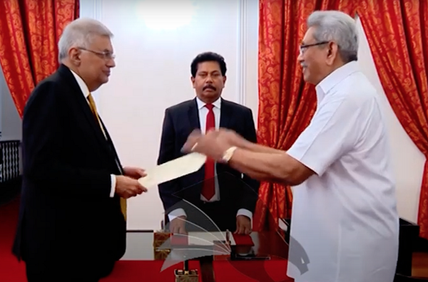 பிரதமர் ரணில் விக்ரமசிங்கவிற்கும் ஸ்ரீலங்கா பொதுஜன பெரமுனவிற்கும் இடையில் முதலாவது பனிப்போர்...!!!