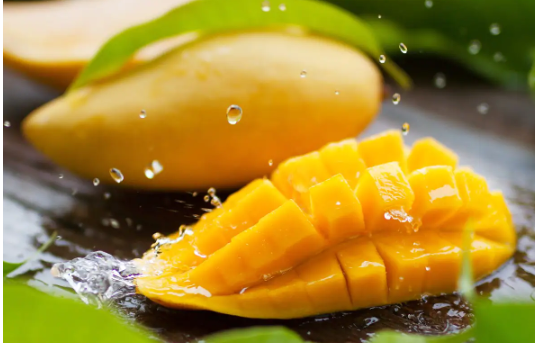 மாம்பழத்தை சாப்பிடும் முன் நீரில் ஊற வைக்கனும்....ஏன் தெரியுமா?