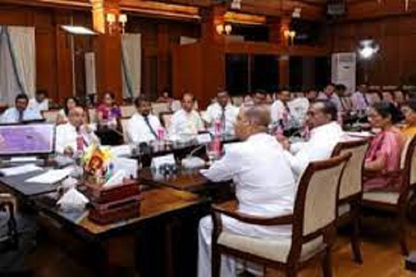 முன்னாள் அமைச்சர்களின் வீடுகளில் சிக்கிய ஆதாரங்கள்..!!!