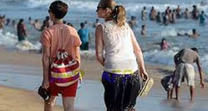 அரசியல் ஸ்திரமின்மை – சுற்றுலாப் பயணிகளின் வருகையில் வீழ்ச்சி