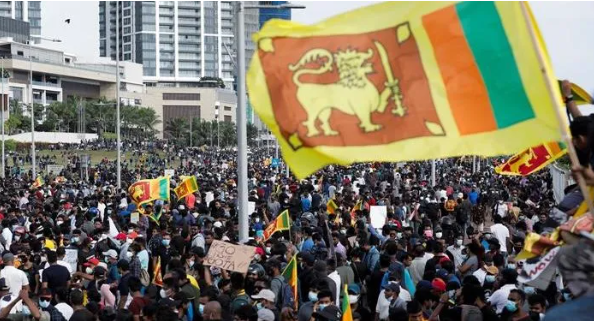 கோட்டா கோ கமவில் போராட்டத்தில் ஈடுபட்டுள்ளவர்களுக்கு வெளிநாடு செல்லத் தடை!