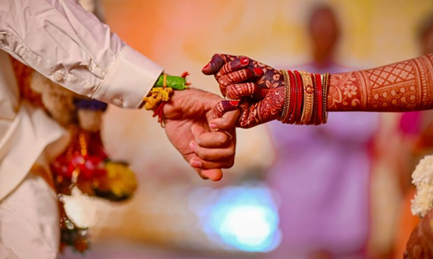 கல்யாண முகூர்த்தம் பார்க்கும் பொழுது....