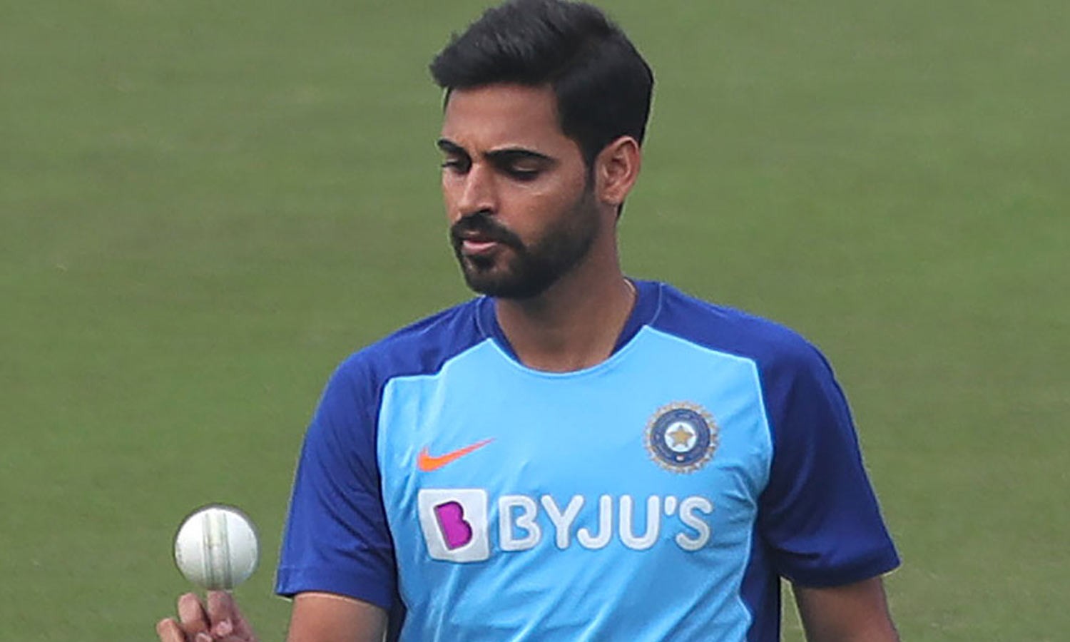 டி20 போட்டியில் உலக சாதனை படைக்கும் இந்திய வீரர் புவனேஸ்வர்குமார்