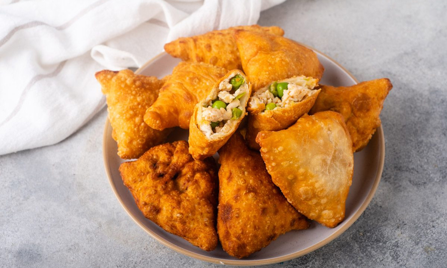 சிக்கன் சமோசா செய்வது எப்படி??