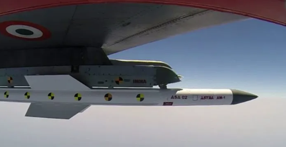 வான் தாக்குதலை வானத்திலேயே முறியடிக்கும் ஏவுகணையை உருவாக்கும் இந்தியா