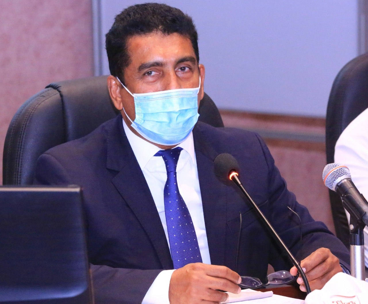 கொழும்பு கோட்டை நீதிவான் நீதிமன்றில் சரணடைந்தார் ஜொன்ஸ்டன் பெர்னாண்டோ