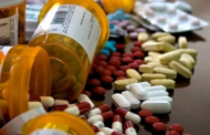 நாட்டில் தற்போது போதியளவு மருந்து கையிருப்பு இல்லை –  எச்சரிக்கை!