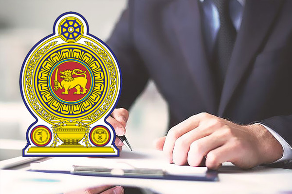 நாட்டின் முக்கிய அமைச்சின் செயலாளர் ஒருவரின் சம்பளம் எவ்வளவு தெரியுமா ??