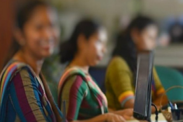 அரச ஊழியர்கள் வெளிநாட்டில் தொழில் புரிய விடுமுறை