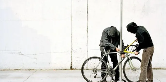 திருட்டு துவிச்சக்கர வண்டியை விற்பனை செய்ய முற்பட்ட இளைஞர் கைது