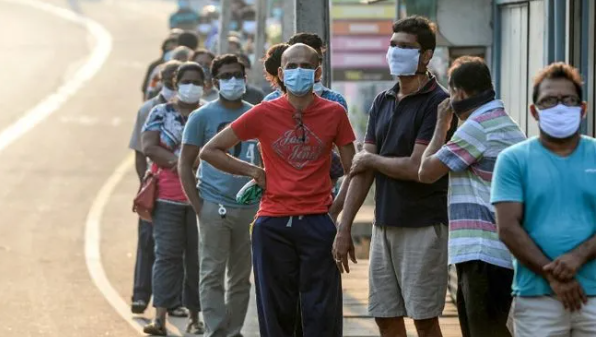 எரிபொருள் நிலையங்களிளும் முகக்கவசம் அவசியம்