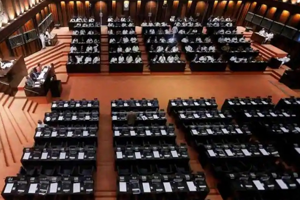 யாழ் நாடாளுமன்ற உறுப்பினர்கள் கொழும்பு வர எரிபொருளுக்கு 92 ஆயிரம் ரூபா செலவு