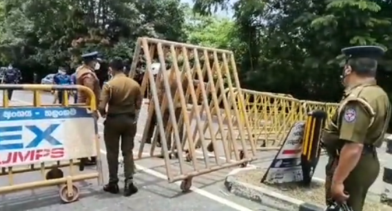 நாடாளுமன்ற வளாகத்தைச் சுற்றி பலத்த பாதுகாப்பு!