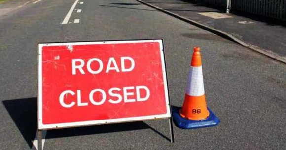 நாடாளுமன்றத்தை சுற்றியுள்ள  வீதிகள் தற்காலிகமாக மூடப்பட்டன!