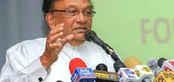 பொதுமக்களை ஒடுக்கும் இராணுவ அதிகாரிகளையே அரசாங்கம் நம்பியுள்ளது..!!