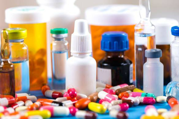 இலங்கையில் பாரியளவில் மருந்துப் பொருட்களுக்கு தட்டுப்பாடு..!!