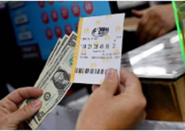 லொட்டரியில் 10,500 கோடி ரூபாய் பரிசு தொகை வென்ற நபர்
