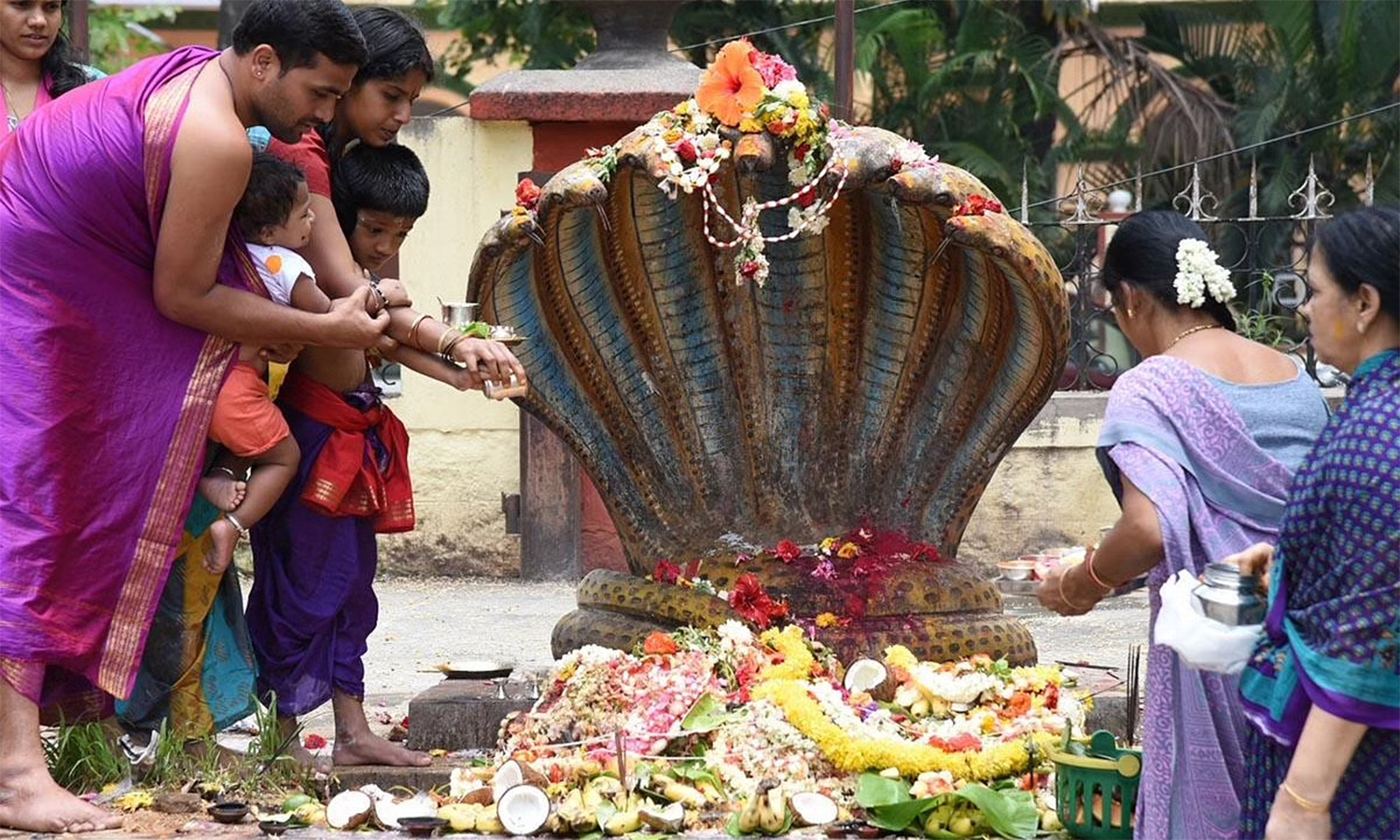நாக சதுர்த்தி: நாக தோஷம் உள்ளவர்கள் கடைபிடிக்க வேண்டிய விரதம்
