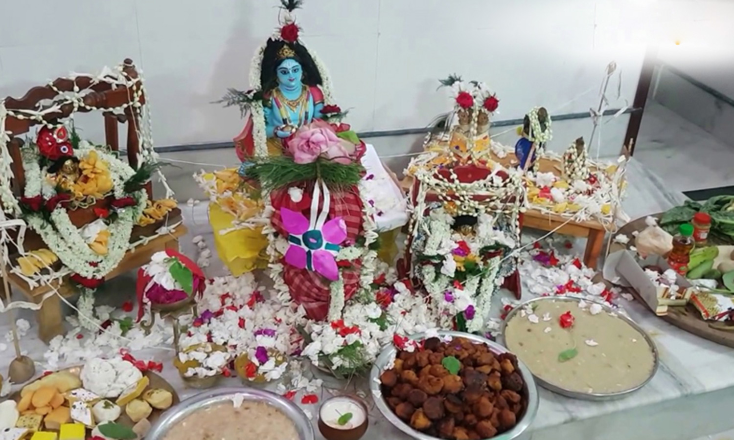 கிருஷ்ண பரமாத்மாவை விரதம் இருந்து எப்படி வழிபட வேண்டும்?