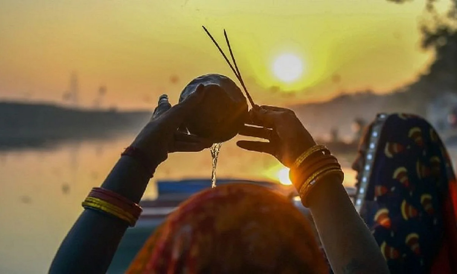 நாளை விரதம் இருந்து சூரிய வழிபாடு செய்வது நல்லது...