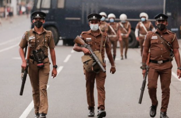 ஹோட்டலில் பொலிஸார் திடீர் சுற்றிவளைப்பு..!!