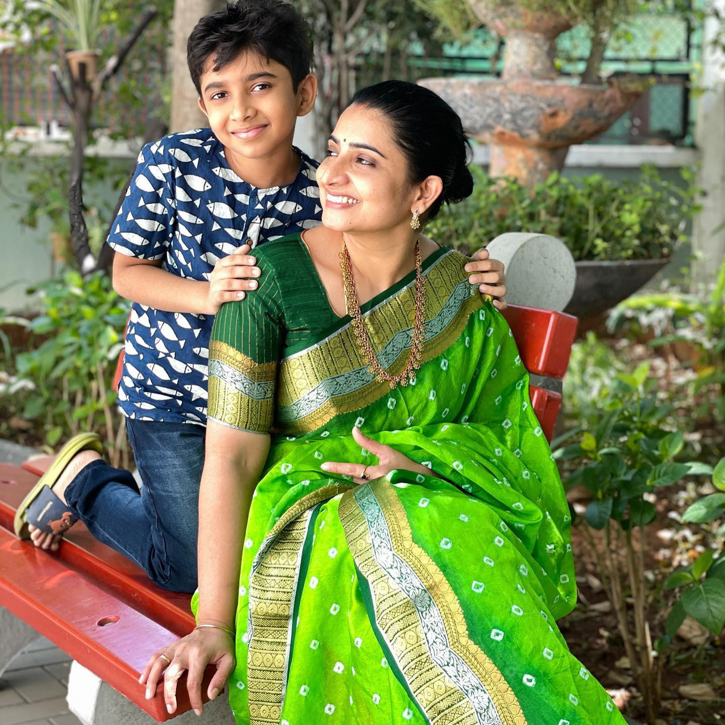 பாண்டியன் ஸ்டோர்ஸ் சுஜிதாவின் மகனா இது? அடையாளம் தெரியாத அளவு வளர்ந்துட்டாரே...வைரலாகும் புகைப்படம்