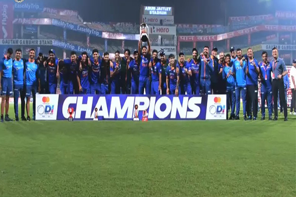 ஆஸ்திரேலியாவின் 19 ஆண்டு கால சாதனையை சமன் செய்த இந்திய அணி